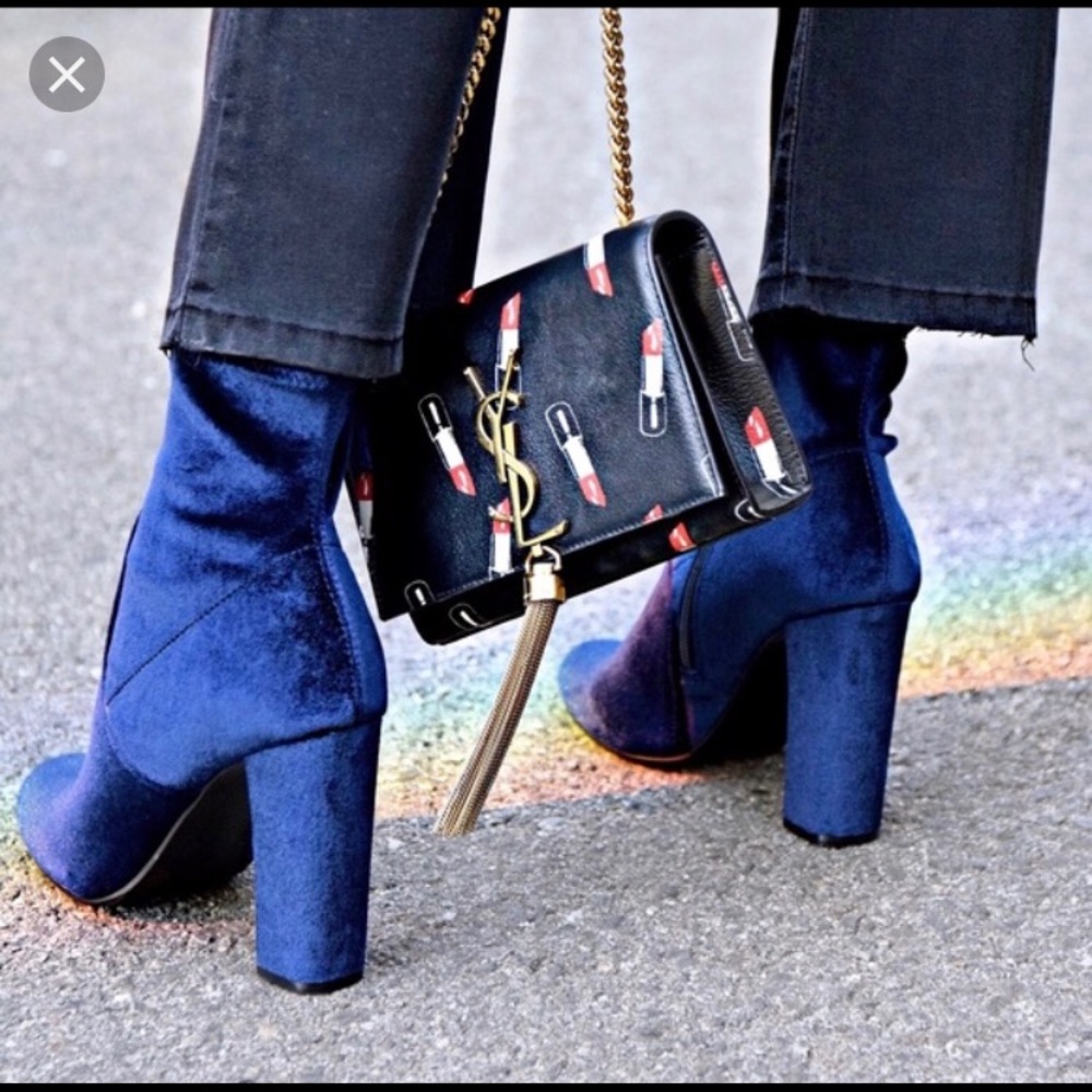 Steve Madden Blue velvet boots